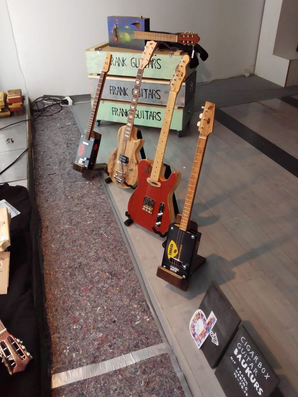 Cigarbox Gitars